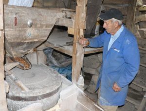 Samsun’da 2 asırlık su değirmeni halen hizmet veriyor