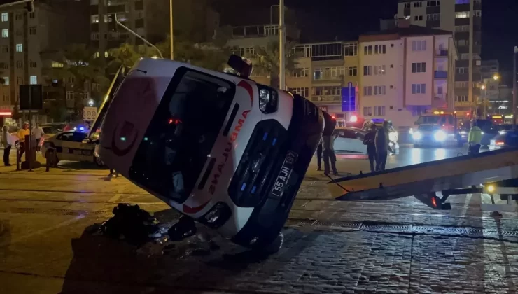 Samsun’da Tramvay ve Ambulans Çarpıştı