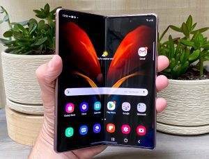 Samsung, popüler katlanabilir telefonuna olan desteği kesti