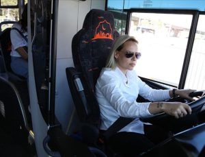 Şanlıurfa’nın ilk kadın belediye otobüsü şoförü direksiyon başında