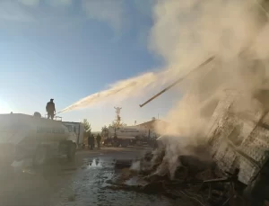 Şarkışla’da Yem Deposunda Yangın