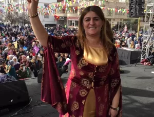 Siirt’in Kurtalan İlçe Belediye Başkanı ve 4 Kadın Gözaltında