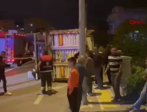 Sivas’ta Sac Yüklü TIR Devrildi: Şoför Yaralandı