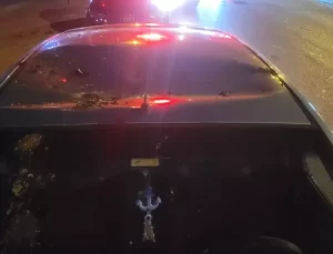 Sokak Lambası Alev Aldı, Araç Hasar Gördü