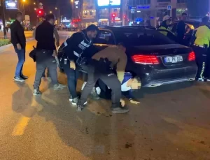 Sürücü Polisleri Sürükleyerek Yakalandı