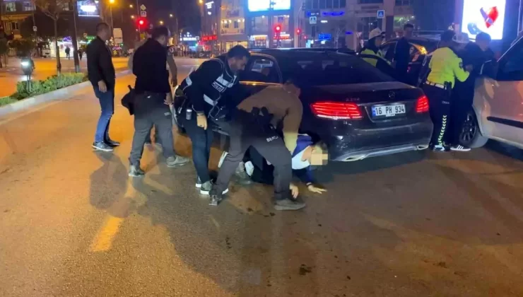 Sürücü Polisleri Sürükleyerek Yakalandı