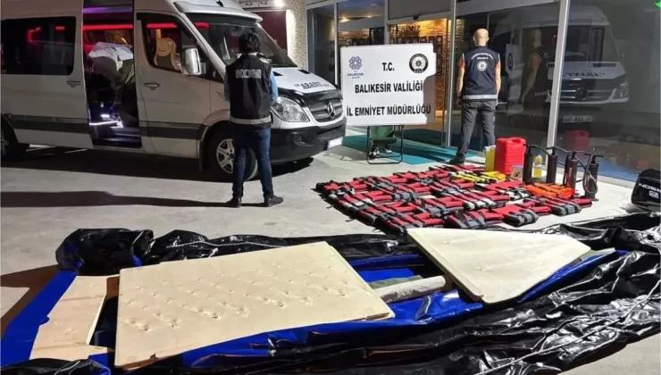 Susurluk’ta 17 Göçmen Yakalandı