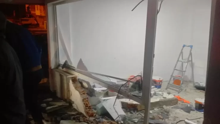 Tokat’ta iş yerine giren otomobilin sürücüsü yaralandı