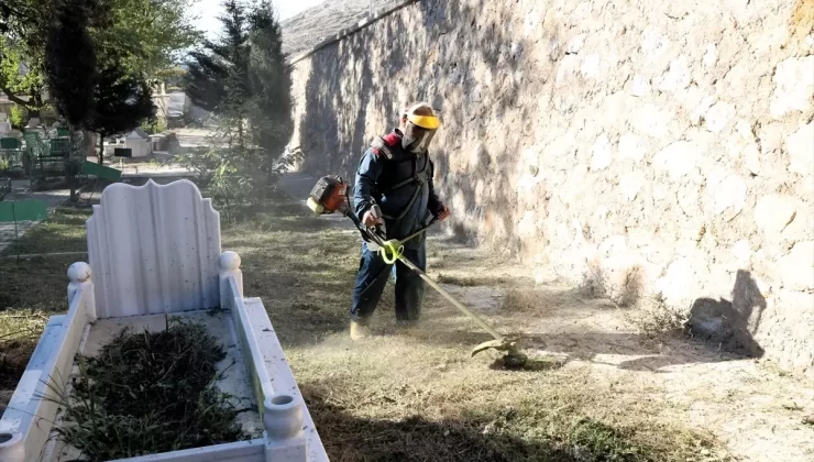 Tokat’ta Mezarlık Temizlik Çalışmaları