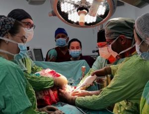 Trabzon’da karnından 26 kilogramlık tümör çıktı