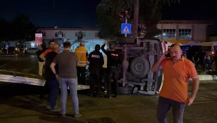 Tramvay Ambulansla Çarpıştı