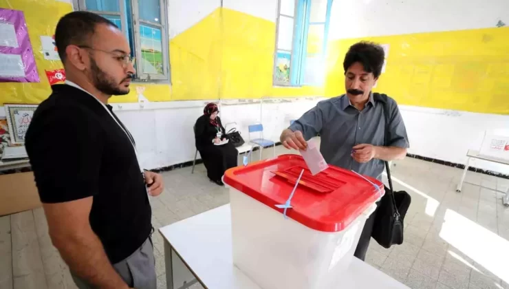 Tunus’ta Cumhurbaşkanlığı Seçimi Başladı