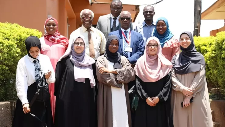 Türk Öğrenciler Uganda’da İngilizce Eğitimi Alıyor