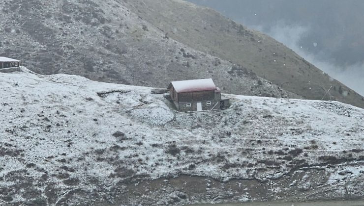 Türkiye’nin birçok noktasında mevsimin ilk karı düştü