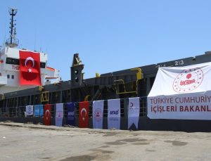 Türkiye’nin “İyilik Gemisi” Somali’ye ulaştı