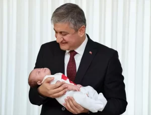 Üçüz Bebek Sevinci