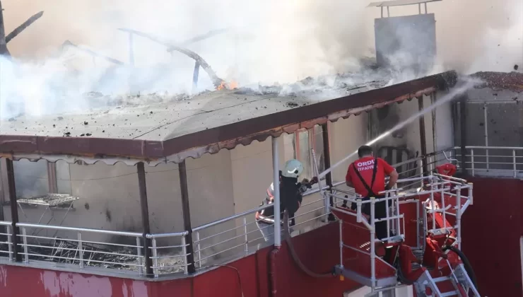 Ünye’de Yangın: İki Daire Kullanılamaz Hale Geldi