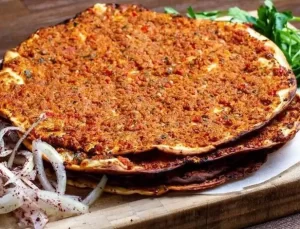 Uzmanlardan lahmacun uyarısı: 100 liranın altında satılıyorsa sakın almayın