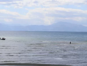 Van Gölü’nde kaybolan üniversite öğrencisi arama çalışmaları sürüyor