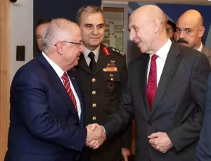Yaşar Güler, İngiltere Savunma Bakanı ile Görüştü