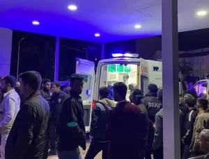 Yıldırım Düşmesiyle 5 Kişi Yaralandı