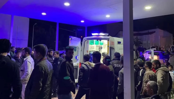 Yıldırım Düşmesiyle 5 Kişi Yaralandı