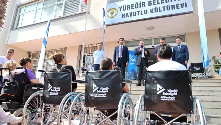 Yüreğir Belediyesi’nden Engelli Bireylere Medikal Malzeme Desteği