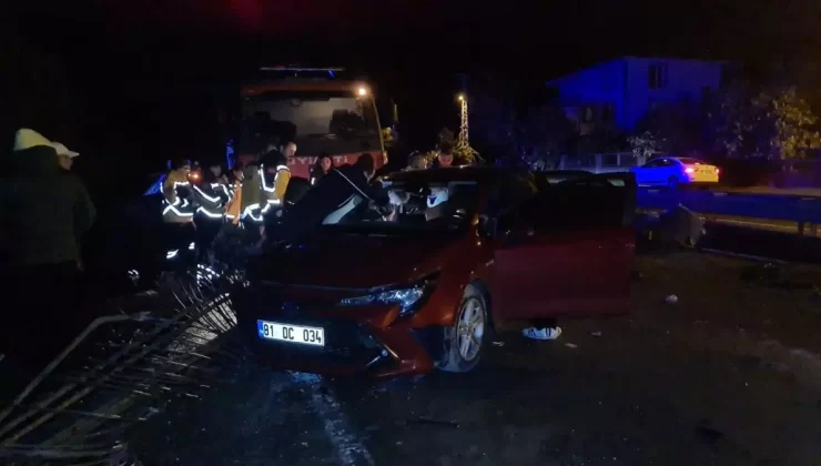 Zonguldak’ta Demir Yığınına Çarpan Araçta Yaralanma