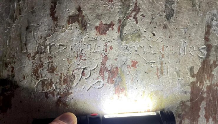 15. Yüzyıldan kalma malikanede gizemli cadı işaretleri bulundu!