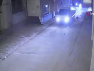 17 Yaşındaki Sürücü Trafik Polisine Çarptı