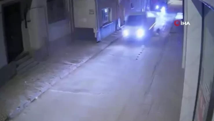 17 Yaşındaki Sürücü Trafik Polisine Çarptı