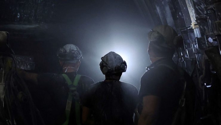 4 bin işçi aç ve susuz madene hapsedildi: “Onları dumanla dışarı çıkaracağız”