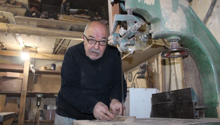 42 yıllık mesleğine tırnaklarını feda etti