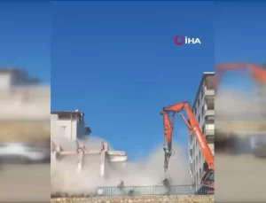 5 Katlı Bina Yıkıldı