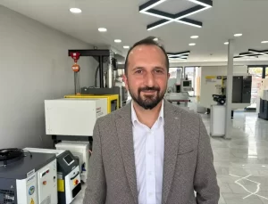 75 Yaşında Eğitimle Gençleşiyor