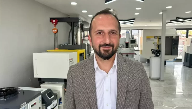 75 Yaşında Eğitimle Gençleşiyor