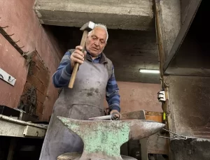 83 Yaşındaki Demirci Usta