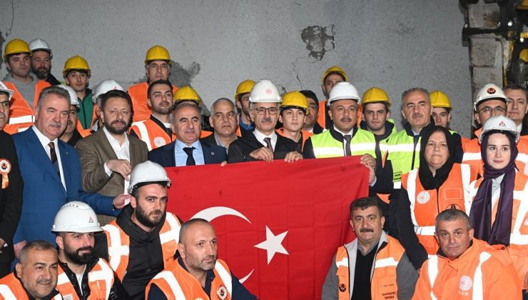 Abdulkadir Uraloğlu da katıldı: Çamlıhemşin Tüneli Işık Görme Töreni