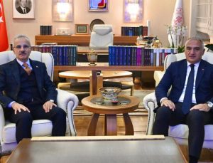 Abdulkadir Uraloğlu’ndan Mehmet Nuri Ersoy’a ziyaret: Antalya’nın sorunları konuşuldu