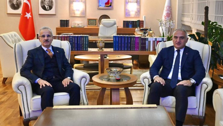 Abdulkadir Uraloğlu’ndan Mehmet Nuri Ersoy’a ziyaret: Antalya’nın sorunları konuşuldu
