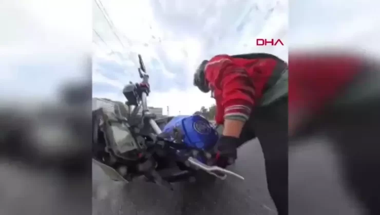 Adana’da Kaygan Yolda 3 Kaza