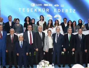 Adana’da Tekstil Yarışması Ödülleri Sahiplerini Buldu