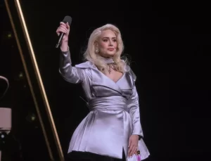 Adele Müziğe Süresiz Ara Veriyor