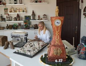 Adıyamanlı kadınlar enkaz malzemeleriyle hatıraları yaşatıyor