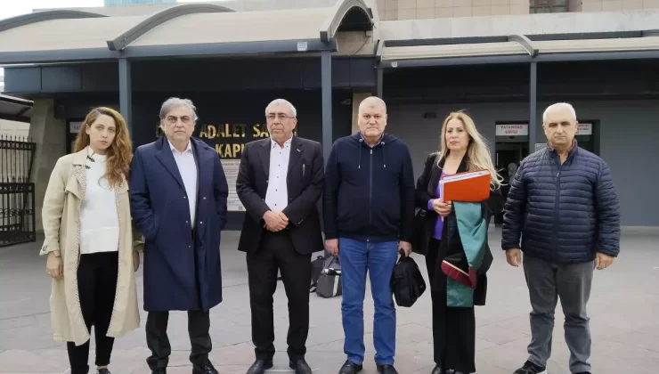 Adliye Önünde Adalet Çağrısı