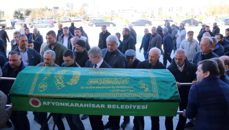 Ahmet Davutoğlu, Amcasının Cenazesine Katıldı