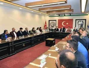 AK Parti Talas İlçe Başkanı Mustafa Kiraz, Başkan Yalçın’ı Ziyaret Etti