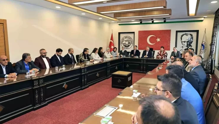 AK Parti Talas İlçe Başkanı Mustafa Kiraz, Başkan Yalçın’ı Ziyaret Etti