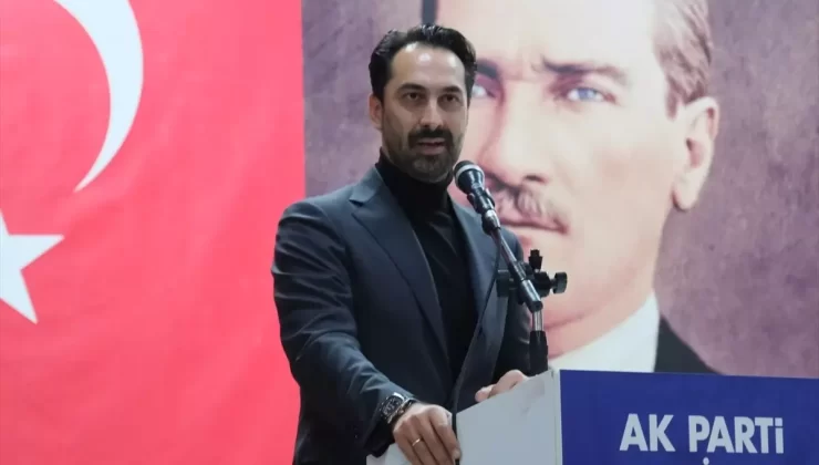 AK Parti’li Arınç’tan Manisa Büyükşehir Belediye Başkanı Zeyrek’e eleştiri