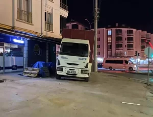 Aksaray’da Kaldırıma Park Eden Kamyona 691 Lira Ceza